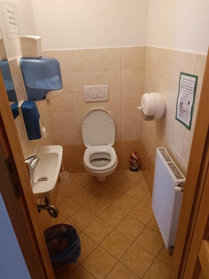 Valvasorjev Dom Pod Stolom Hostel Zirovnica Luaran gambar